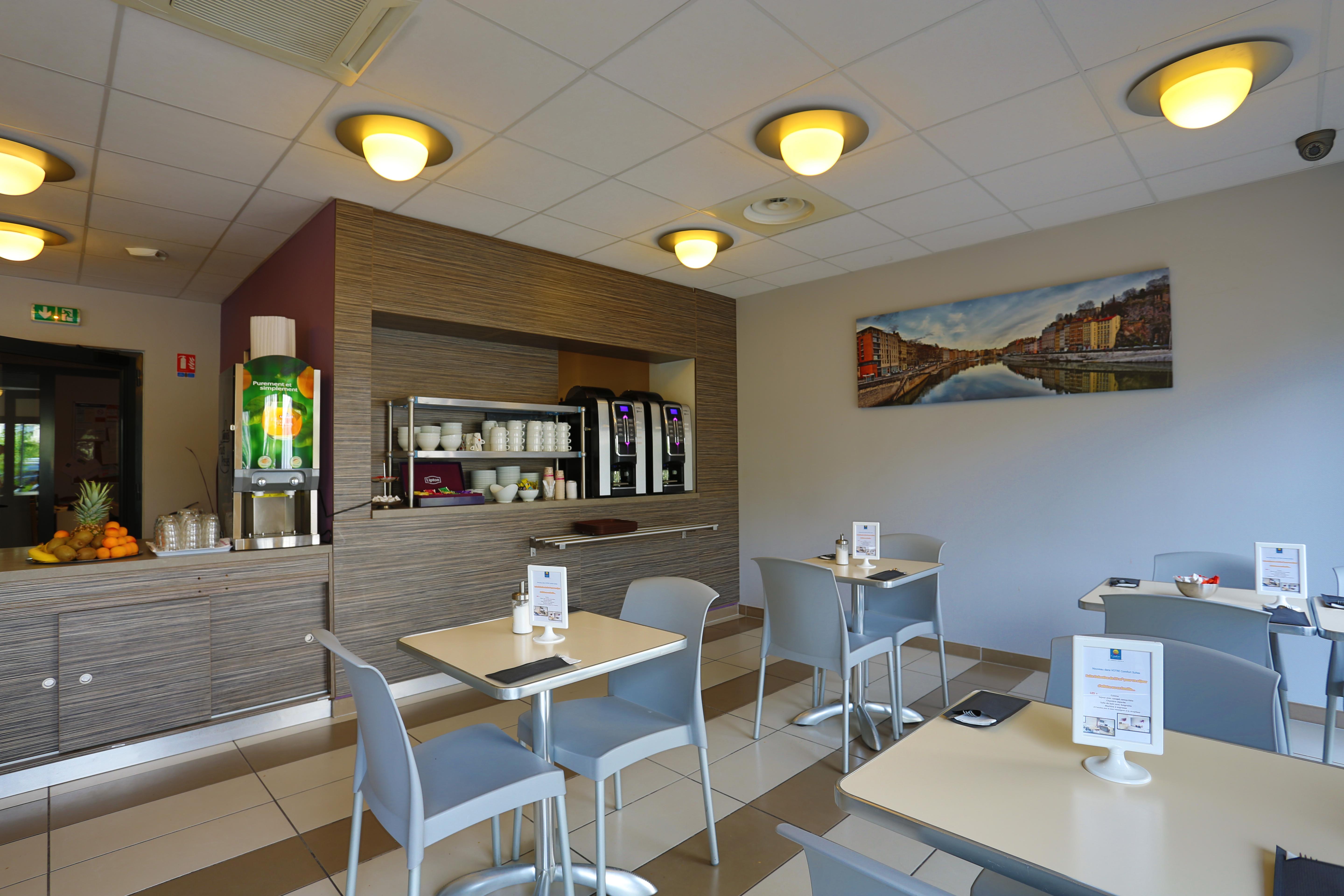 Eastlodge Lyon Est Eurexpo Сен-Пріє Ресторан фото